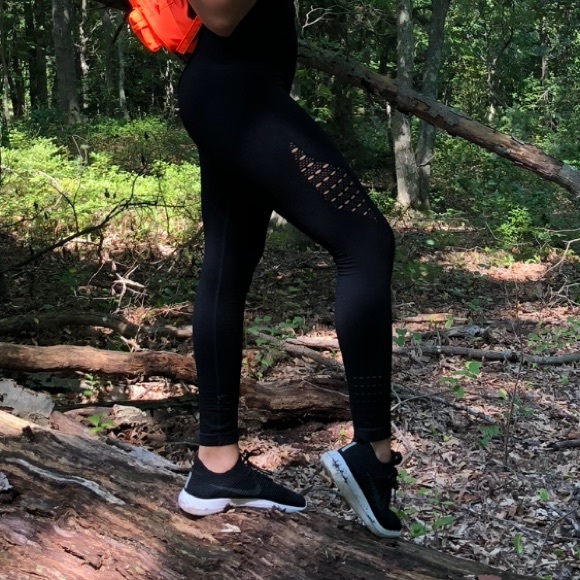 Sculpting Gymshark leggings - Picture 1 of 3